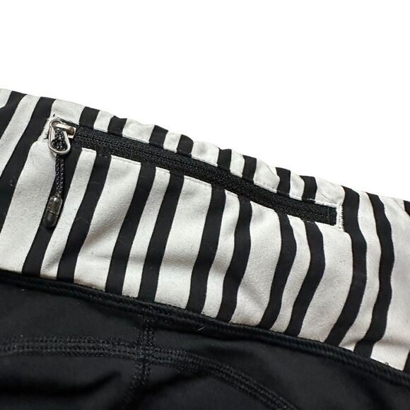 Lululemon Polka Dot/Stripe Run Crops 6 - Picture 10 of 14